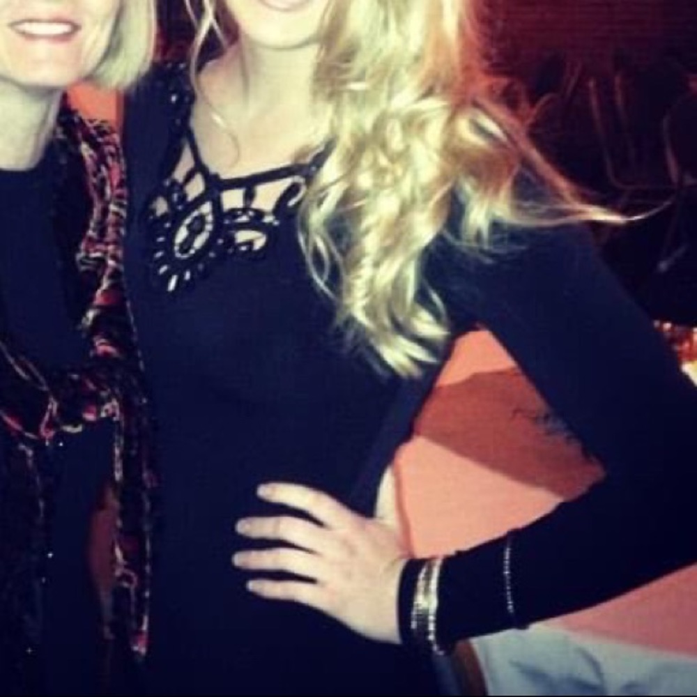 LBD with beautiful cutout details - Picture 4 of 5